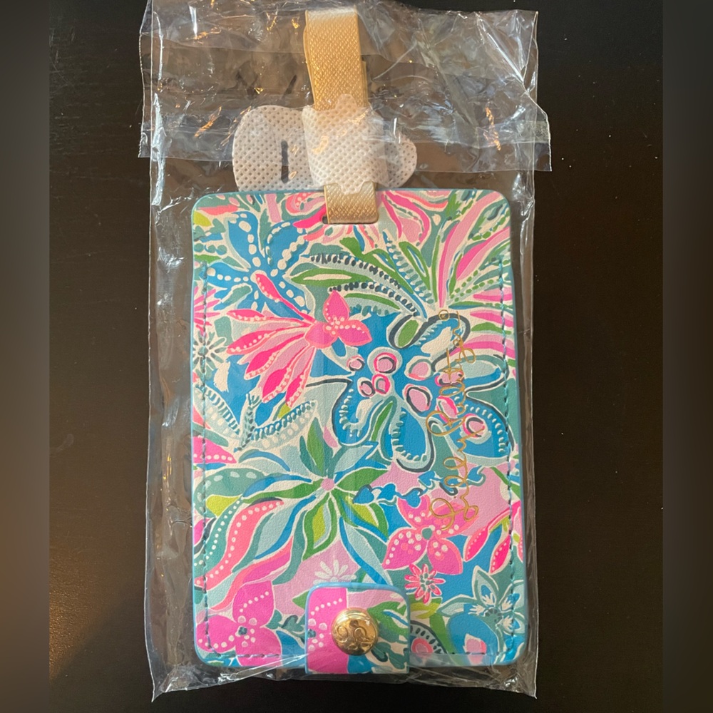 Lilly Pulitzer Leatherette Luggage Tag with Secure Strap. NWT.